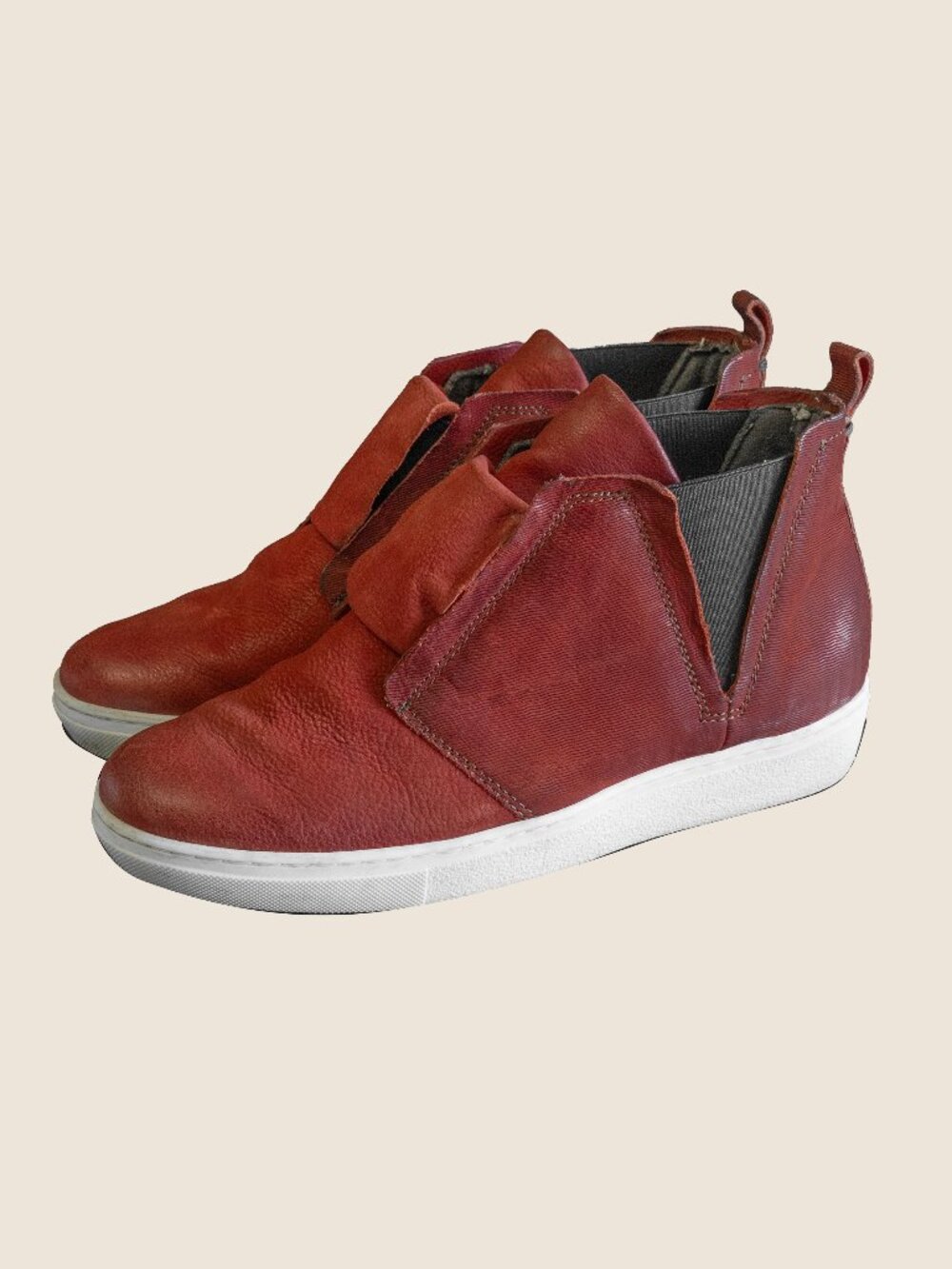 Miz Mooz Sneaker Red Leather High Top Laurent Dopamine Pull on Shoe